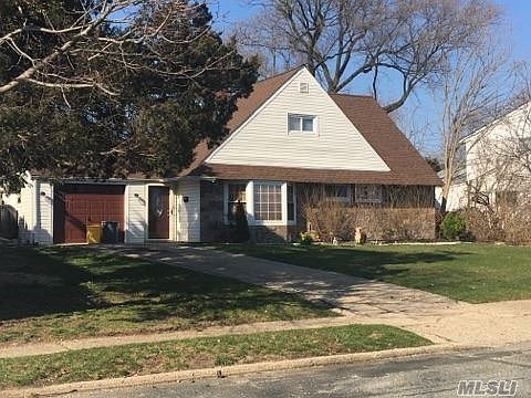 1st image of 27 Autumn Ln