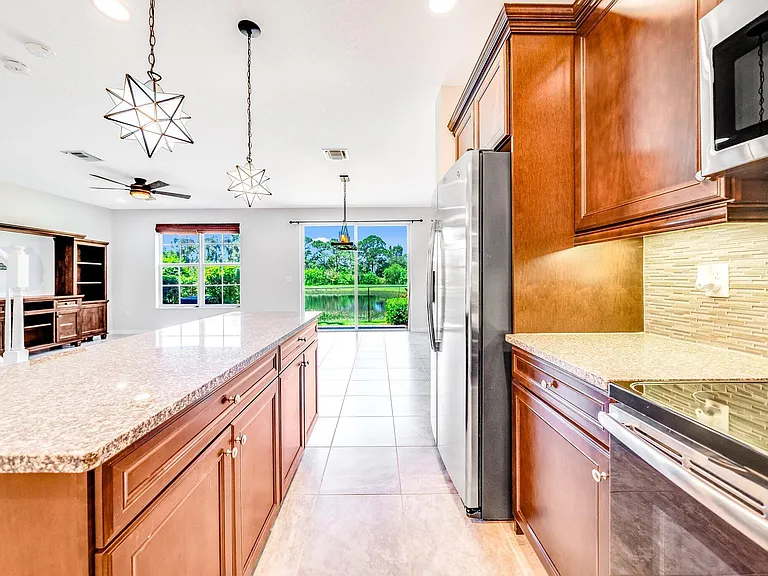 4543 Tara Cove Way — Photo 9