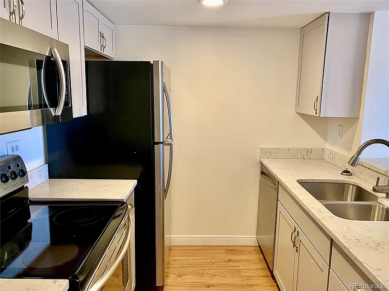 400 S Lafayette St #1104 — Photo 5