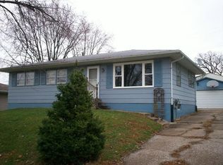 8025 8th St W, Rock Island, IL