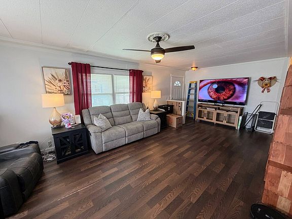 3rd image of 133 W Sterling Way