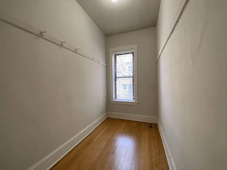 801 W Cornelia — Photo 17