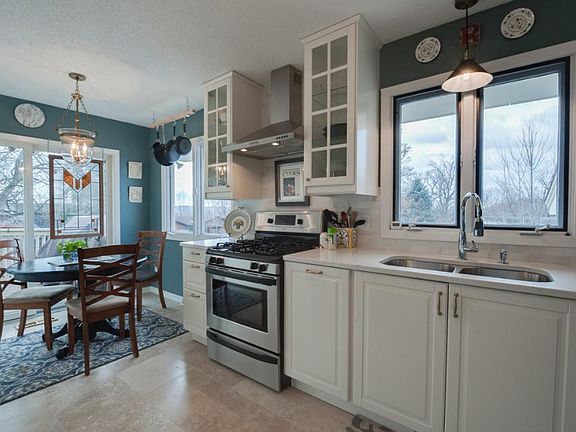 3rd image of 10757 Hopkins Cir S
