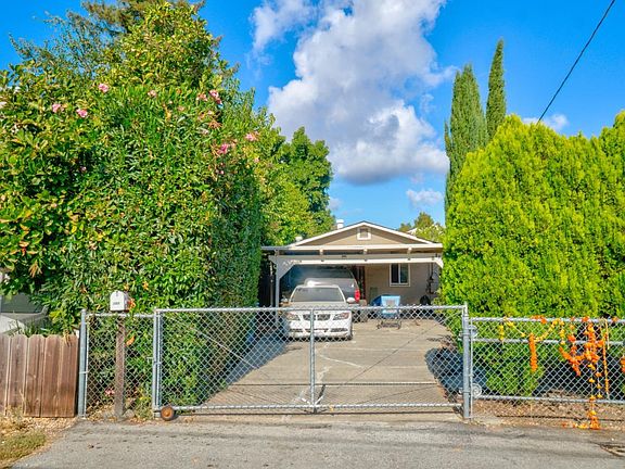 3rd image of 690 Carlos Ave