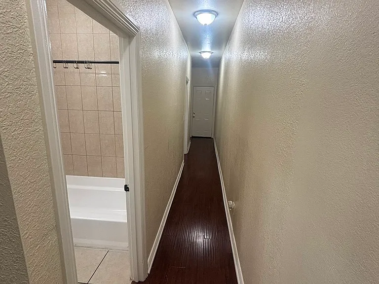 5900 S Hoover St #1 — Photo 7