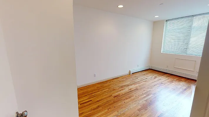 Rented by Metro Garden Realty NYC | media 12