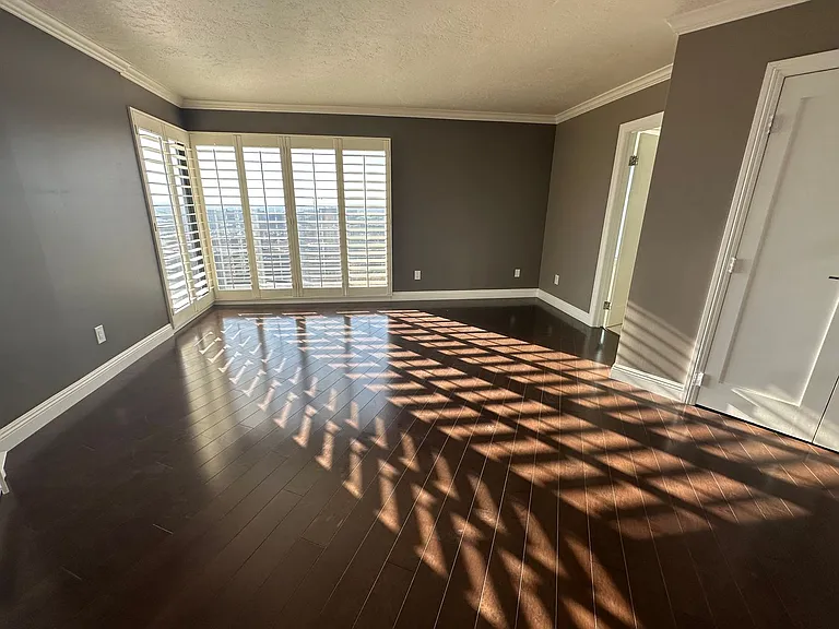 245 N Vine St #901 — Photo 18