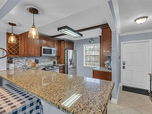 3rd image of 960 NW 45th Street #B3