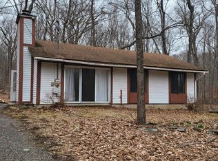 245 Gold Finch Rd, Bushkill, PA 18324