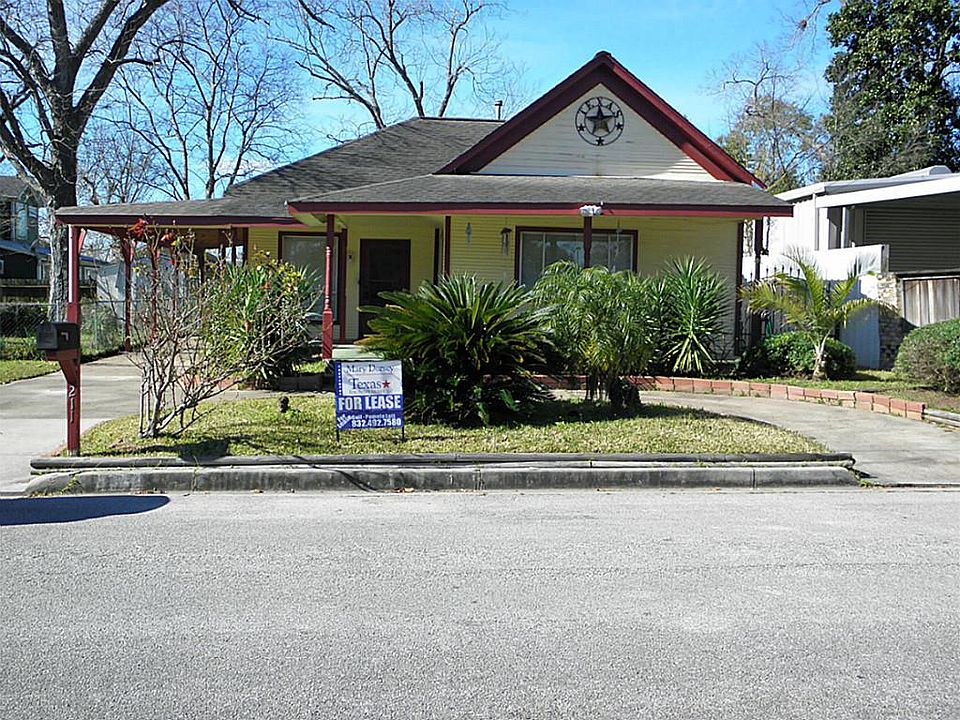 1st image of 211 S Avenue B