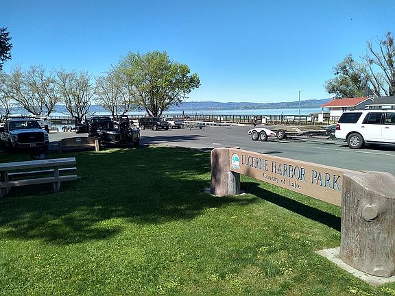 Harbor Park has boat access 