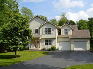 1138 Sandy Ln, Tobyhanna, PA 18466