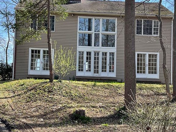 3rd image of 629 Belgian Dr