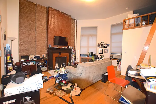 Rented by City Stop Realty | media 10