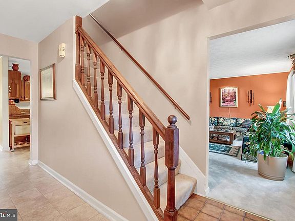 2nd image of 3518 Glenoak Dr