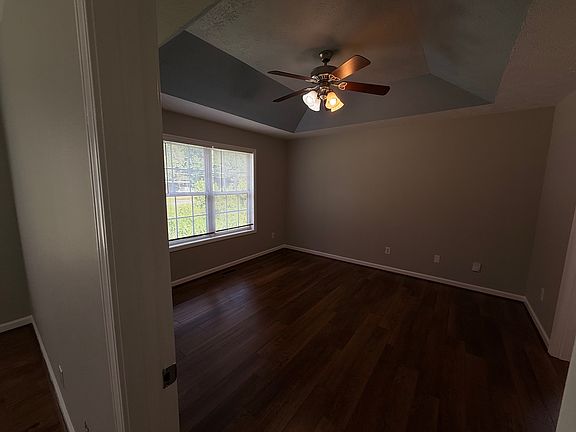 3rd image of 2146 Laird Rd