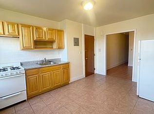 1914 Linden St APT 2L, Ridgewood, NY 11385