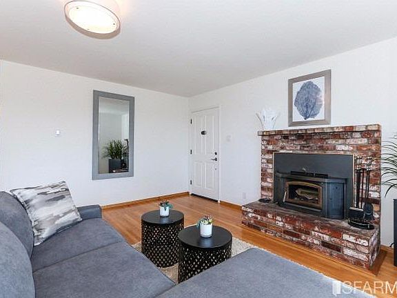 5th image of 731 Columbus St