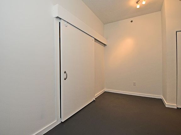 3rd image of 525 E Jackson St Unit 701