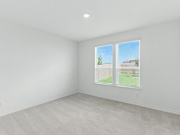 5th image of 328 Jersey Lane