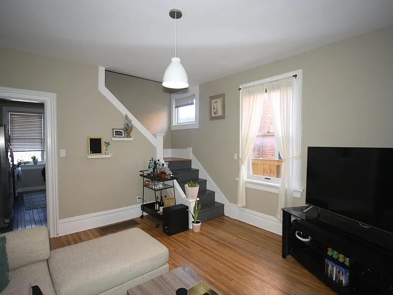 771 Summit St — Photo 6