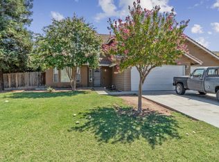 386 E Northridge Dr, Dinuba, CA 93618
