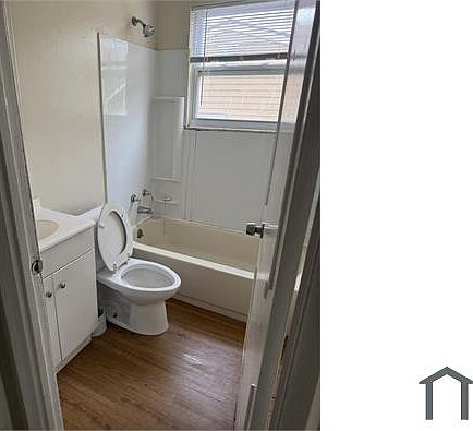 4th image of 10440 Prince Dr