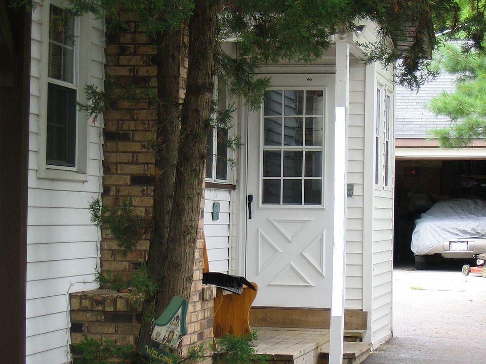 3522 Eastway, 60042, Side door and garage