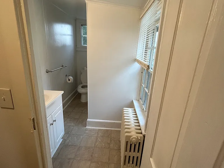 6 E Green St #1/2 — Photo 9