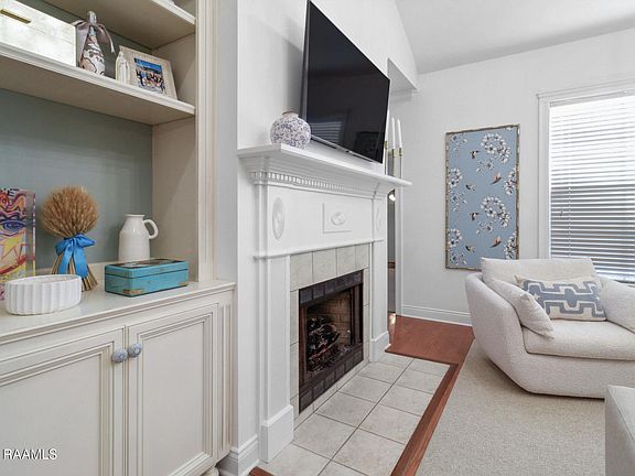 5th image of 223 Sandhurst Dr