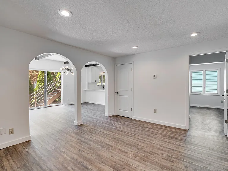 2422 Howard St NE #1 — Photo 3