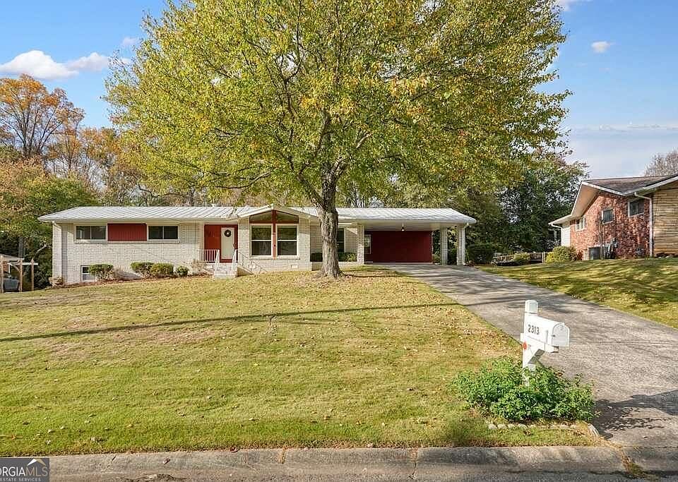 1st image of 2313 Tuxedo Dr SE