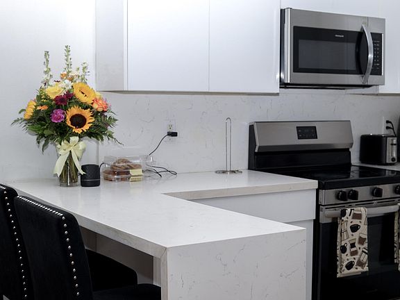 5th image of 7823 Tam Oshanter Boulevard #7823