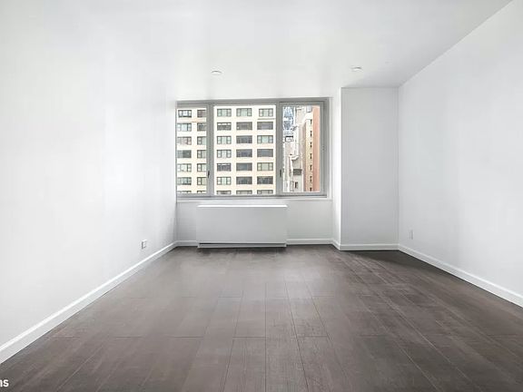 5th image of 322 W 57th St APT 17M