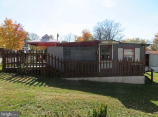 41 Three Hot Dog Rd, Falling Waters, WV 25419