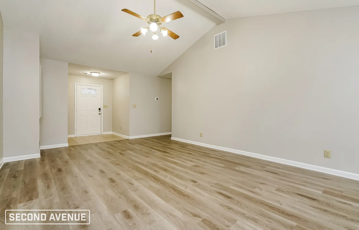 3 bed, 2.0 bath, 1268 sqft, $2,009 — Photo 3