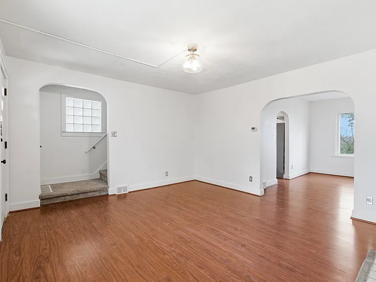 240 Ridgewood Ave — Photo 13