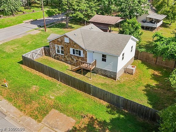 2nd image of 802 Buena Vista Ave