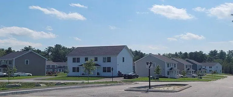 40 Chamberlain Dr #40 — Photo 1