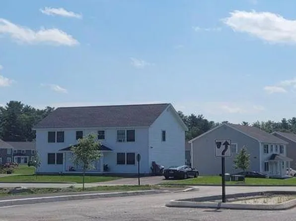 40 Chamberlain Dr, Windham, ME 04062