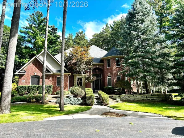 5431 Arbor Bay Dr, Brighton, MI 48116