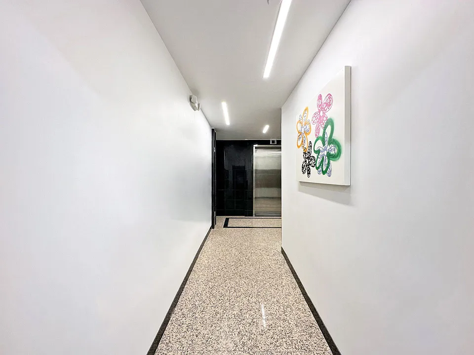 Building Photo 3