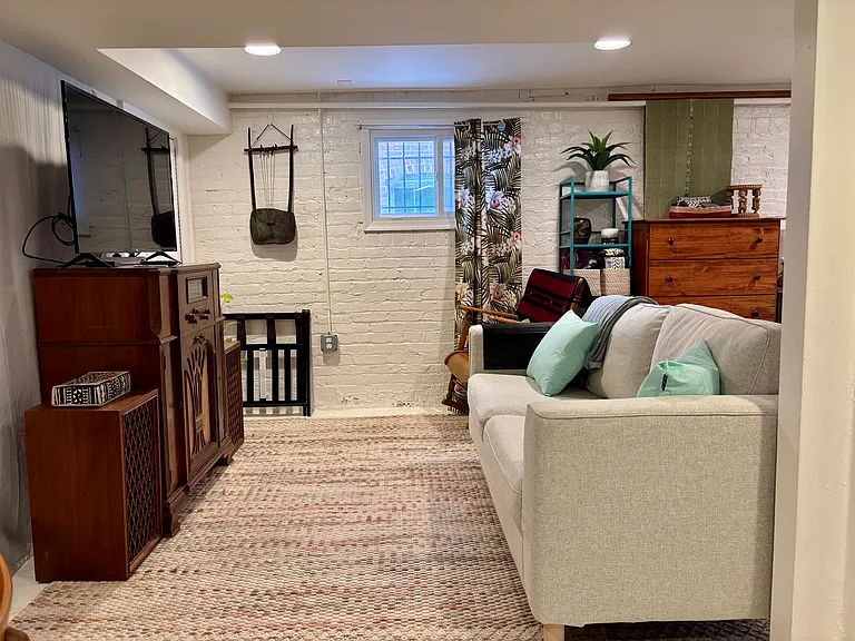 613 Girard St NE — Photo 19