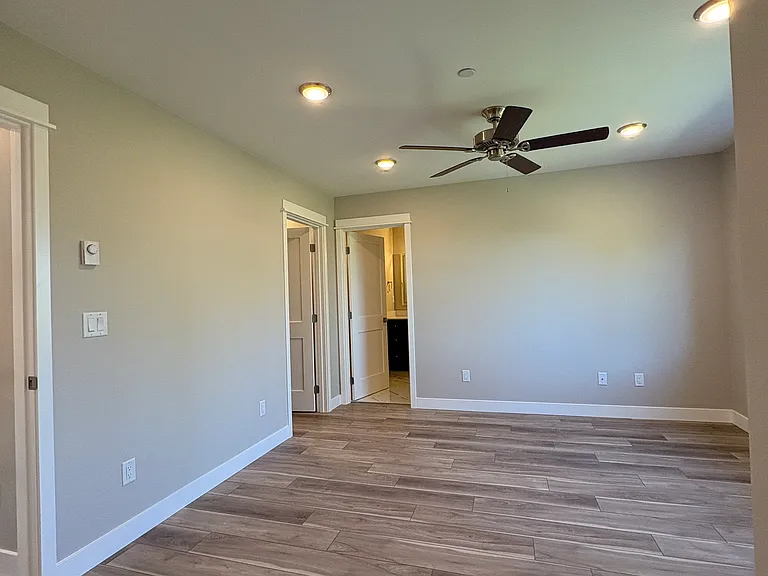 3623 Sussex Dr — Photo 11