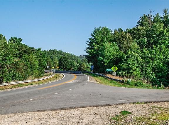 2nd image of 10 Silverwood Farm Rd