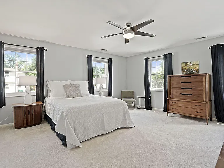 2918 Monroe Pl — Photo 30