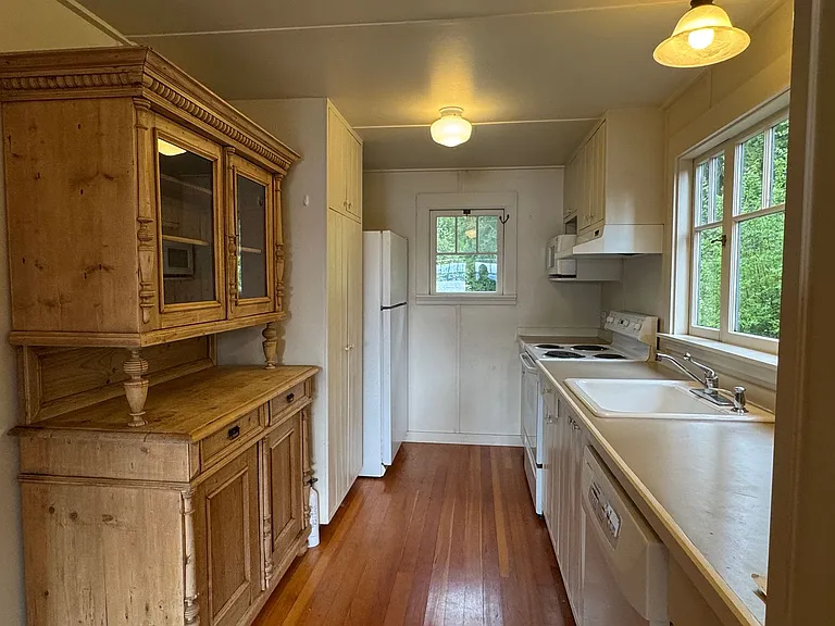 8709 NE Seaview Ave — Photo 9