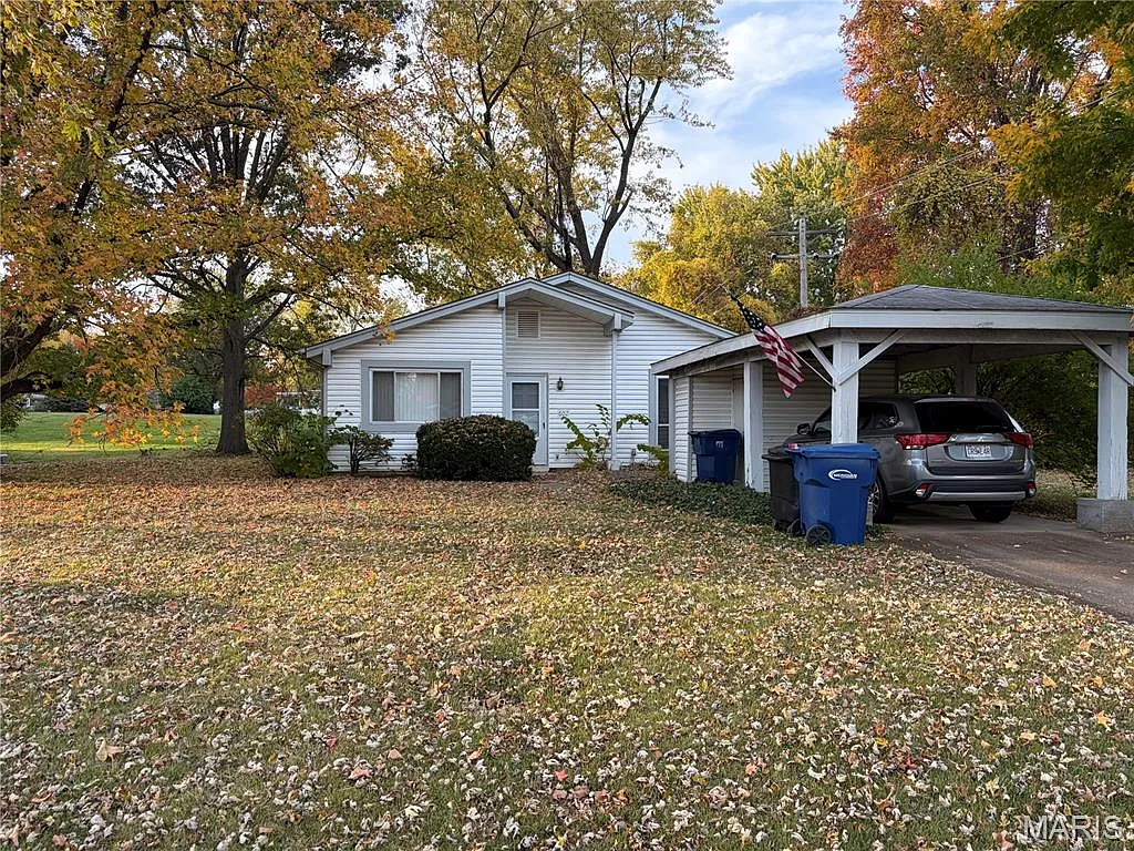 602 Ledyard Dr photo 1