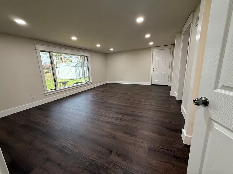 705 Saint Paul Ln — Photo 18