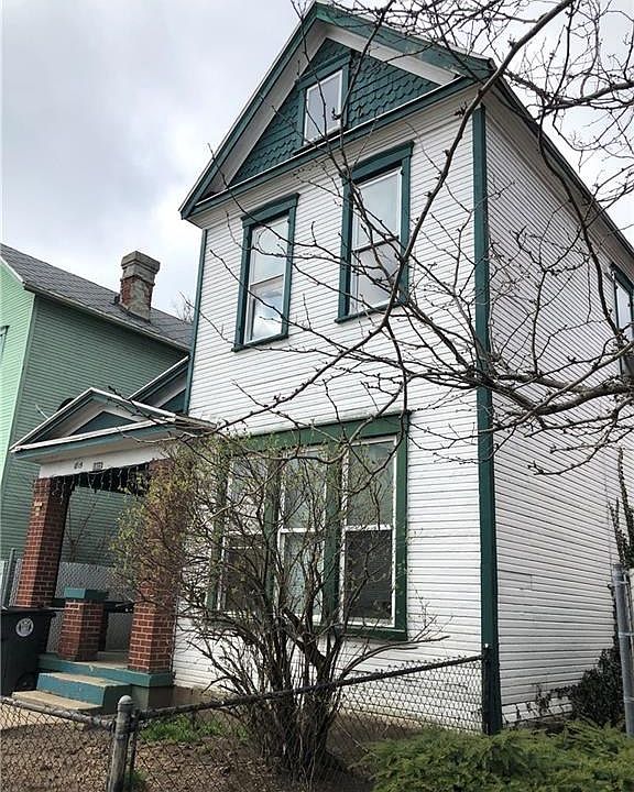 1st image of 1815 E 5th St